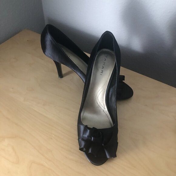 Tahari Sloan Satin Peep Toe Pumps - Whimsigoth Pin Up - Picture 5 of 14